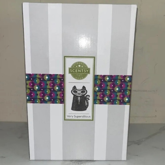 Very Superstitious Cat Scentsy Warmer - Picture 3 of 4